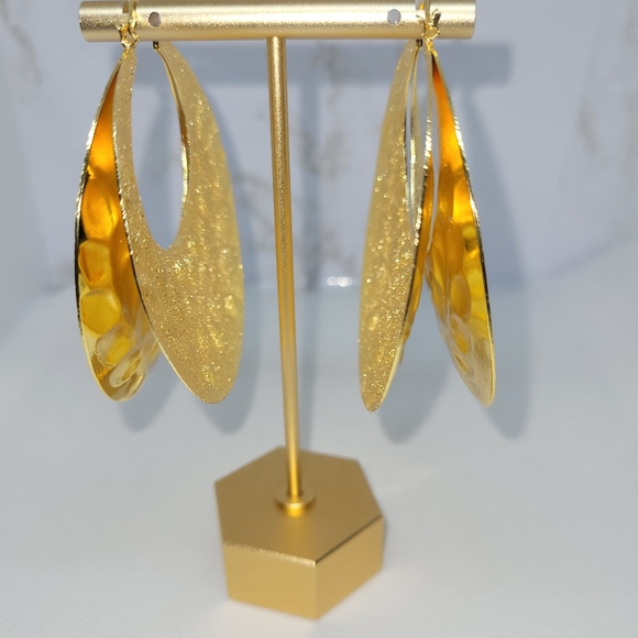 Two Faced II earrings - Picture 4 of 5